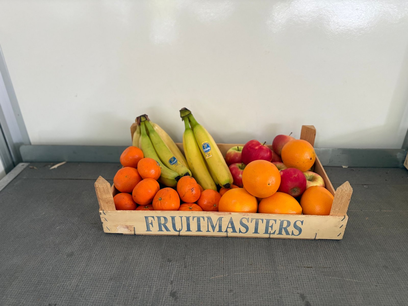 Fruitpakket klaargemaakt voor bezorging