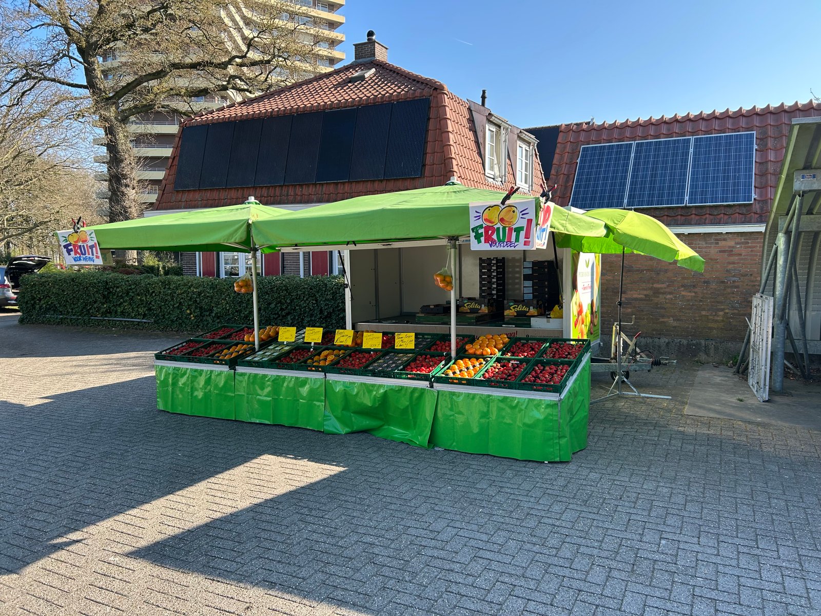 De fruitkraam op de markt